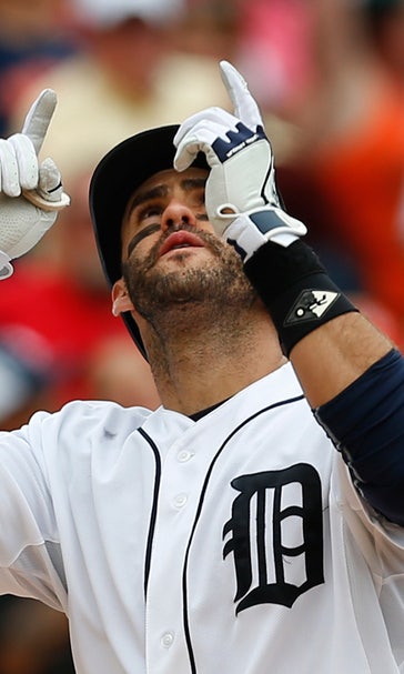 J.D. Martinez helps Tigers beat White Sox 5-4